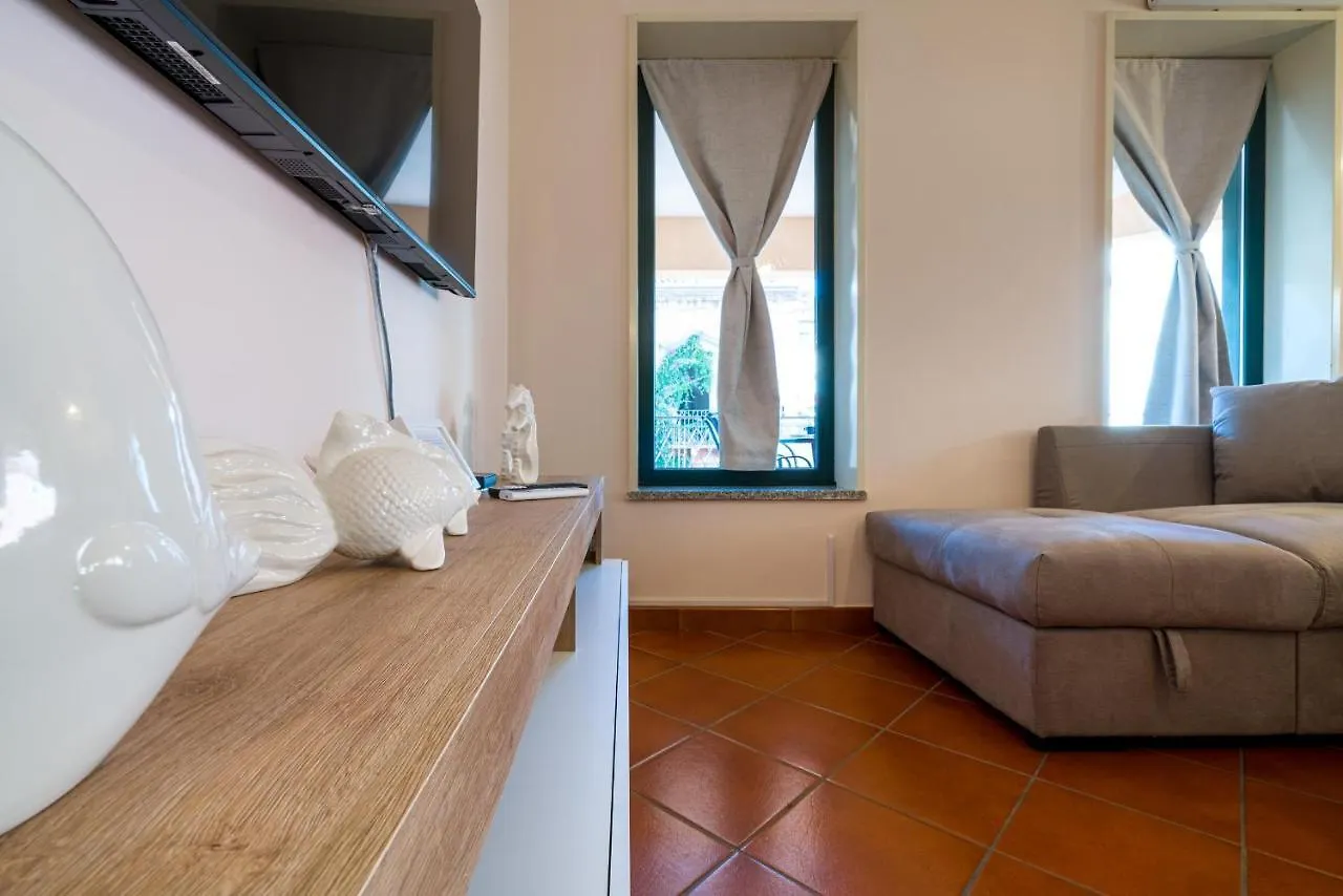 Loft Angolo Sul Mare Letojanni Lägenhet